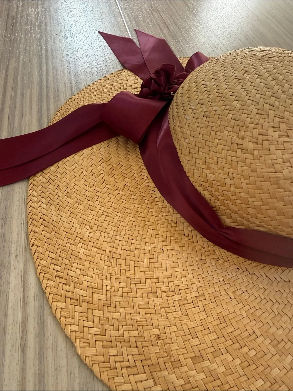 Colonial Williamsburg Girl’s Straw Sun Hat with Burgundy Ribbon EUC